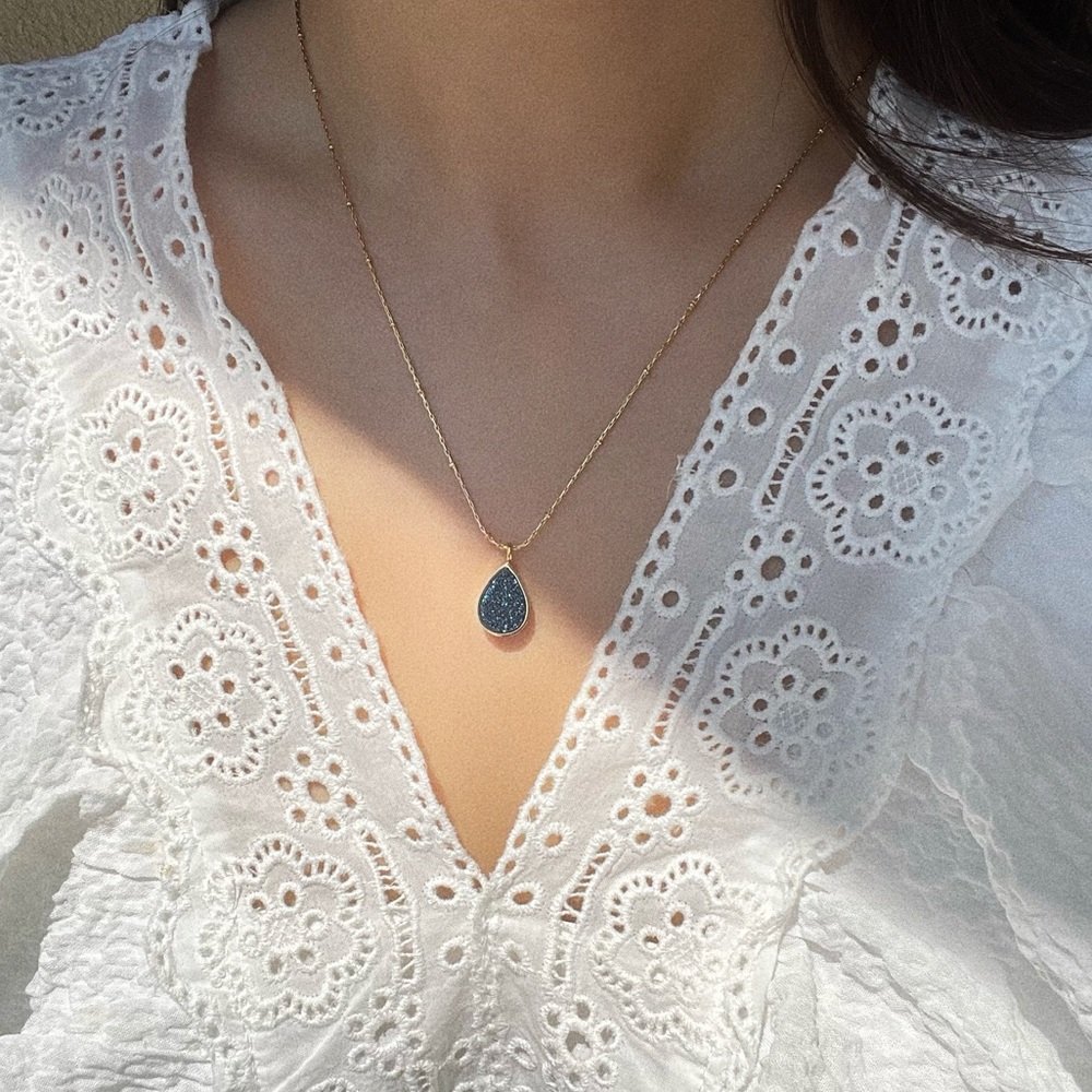 CLOSING SALE! 18K Gold Plated Blue Crystal teardrop Necklace - Picture 3 of 8